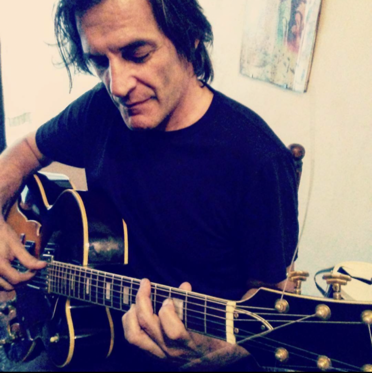 Fico De Castro - Guitarra